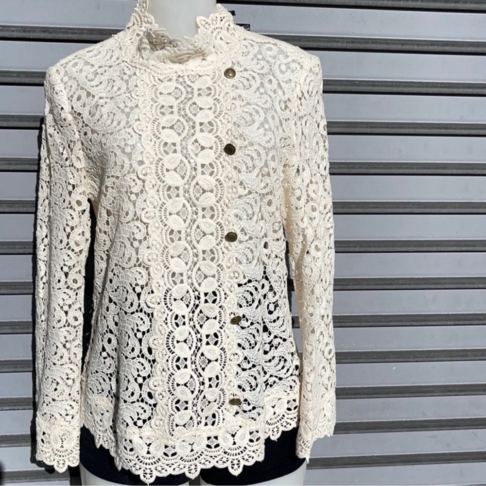 White lace button up Zara long sleeve
